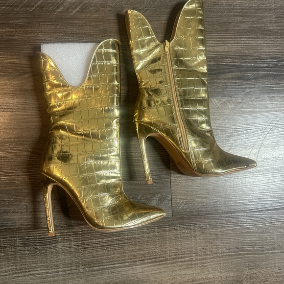Missguided Shoes - Missguided Gold Croc-Embossed Heeled Boots